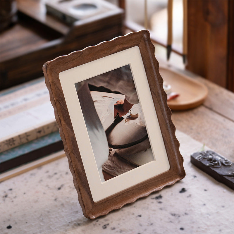 The frame that finally matches your shelf.
